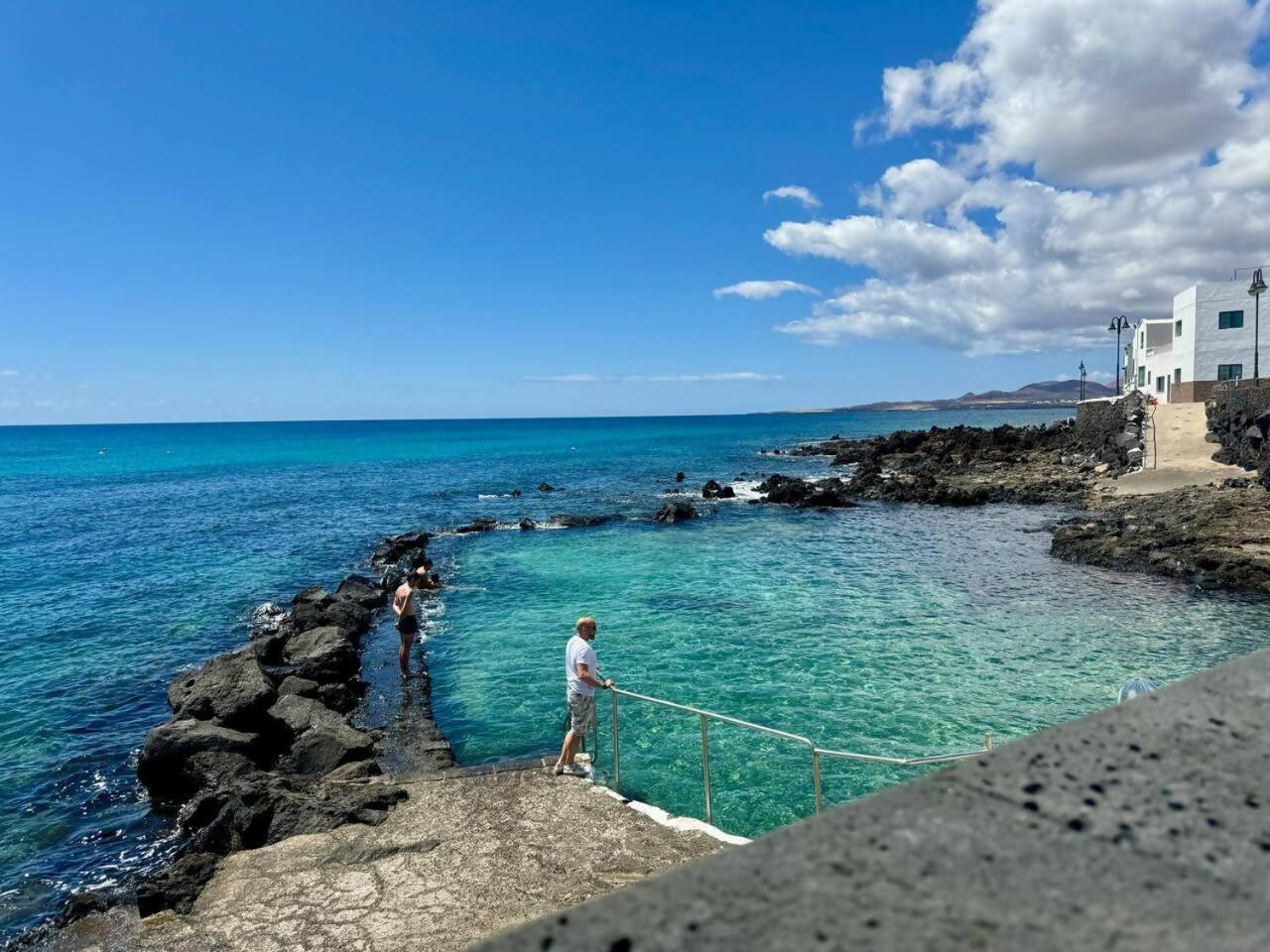 Gran terraza, 1 minuto de las piscinas naturales Punta Mujeres Esterno foto