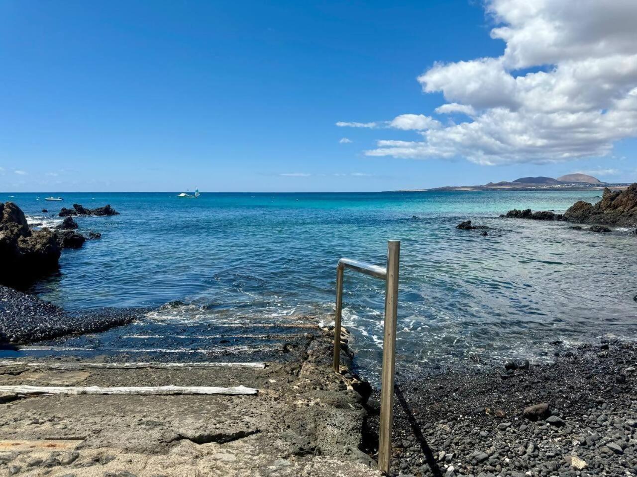Gran terraza, 1 minuto de las piscinas naturales Punta Mujeres Esterno foto