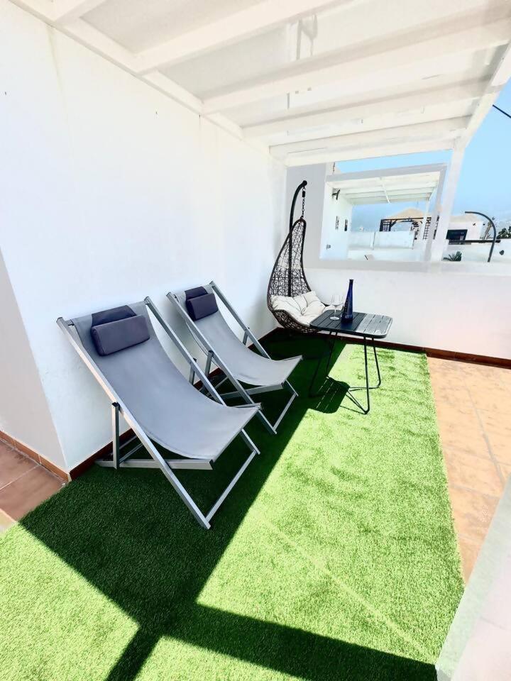 Gran terraza, 1 minuto de las piscinas naturales Punta Mujeres Esterno foto