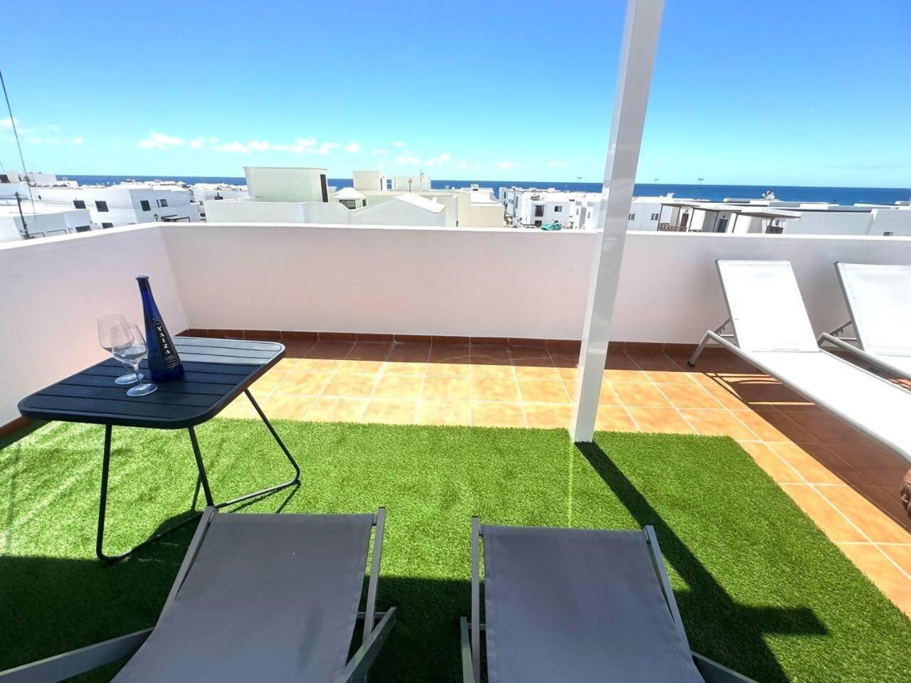 Gran terraza, 1 minuto de las piscinas naturales Punta Mujeres Esterno foto